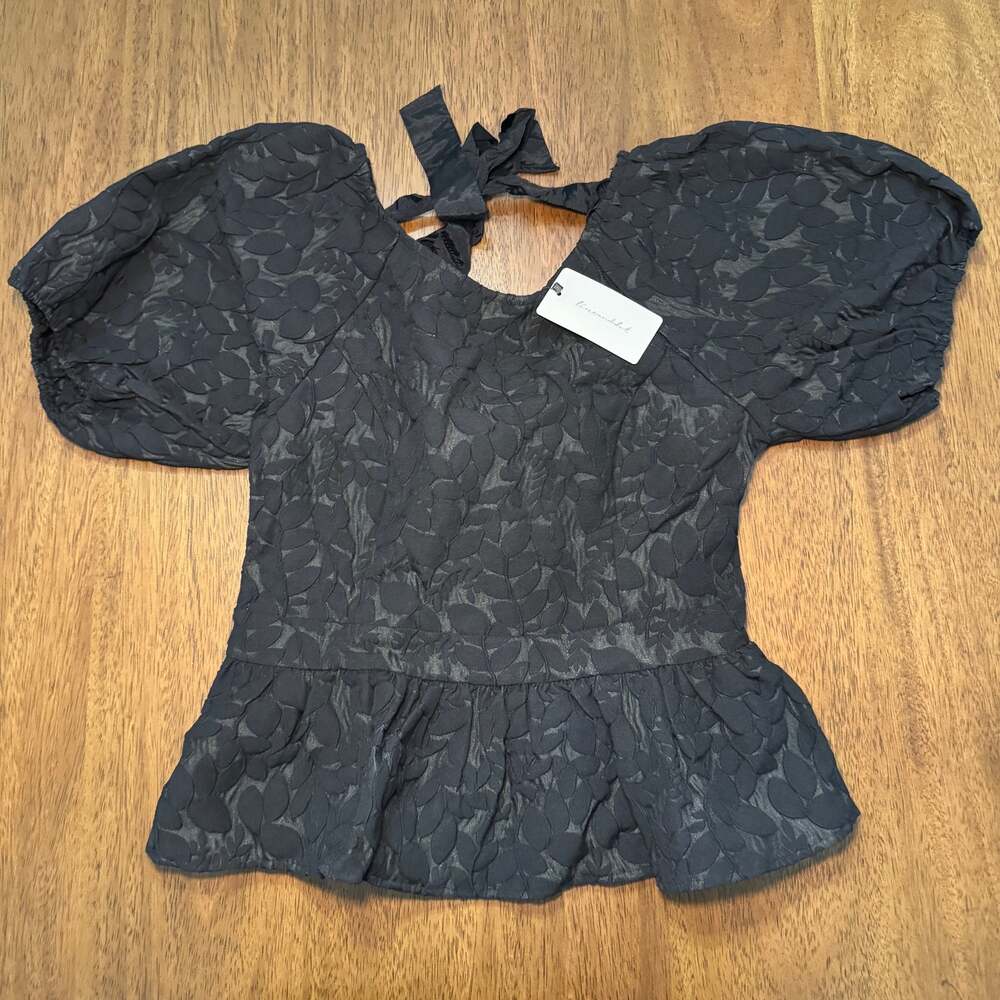 NWT Line & Dot Delilah Black Floral Puff Sleeve Peplum Top M